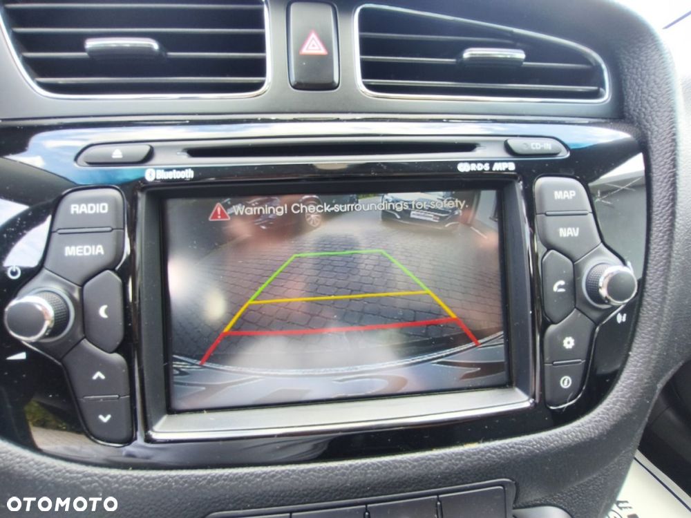 Kia Ceed - 11