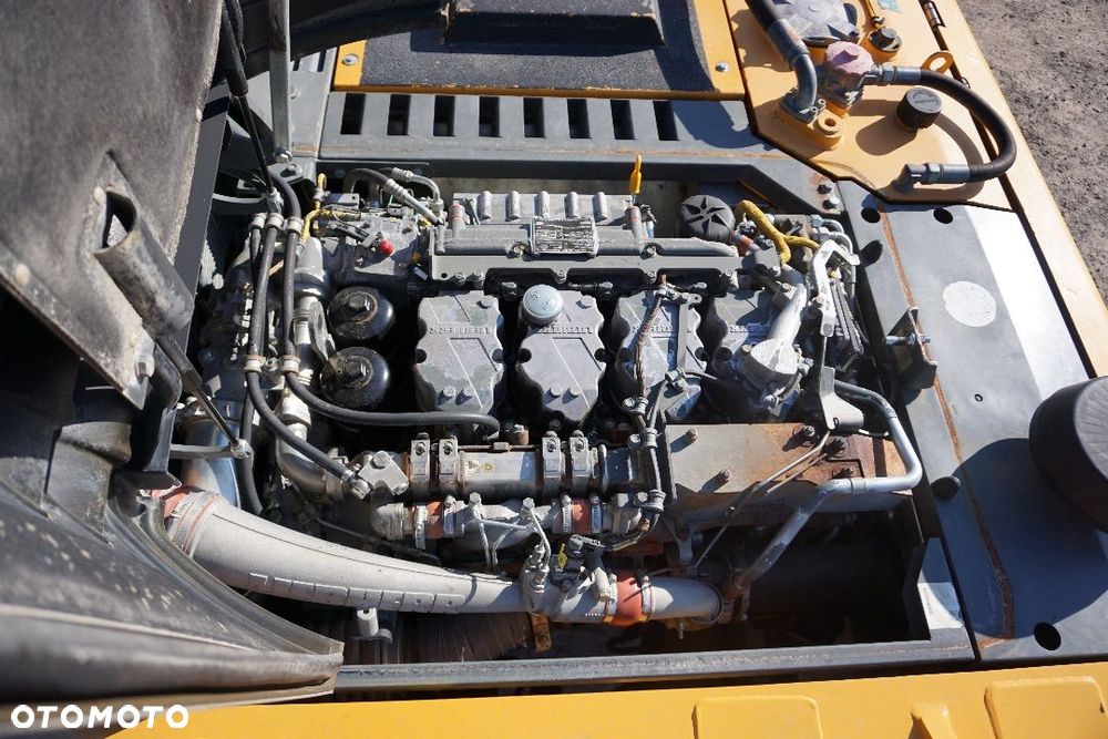 Liebherr R924LC, Większy zasięg - 19