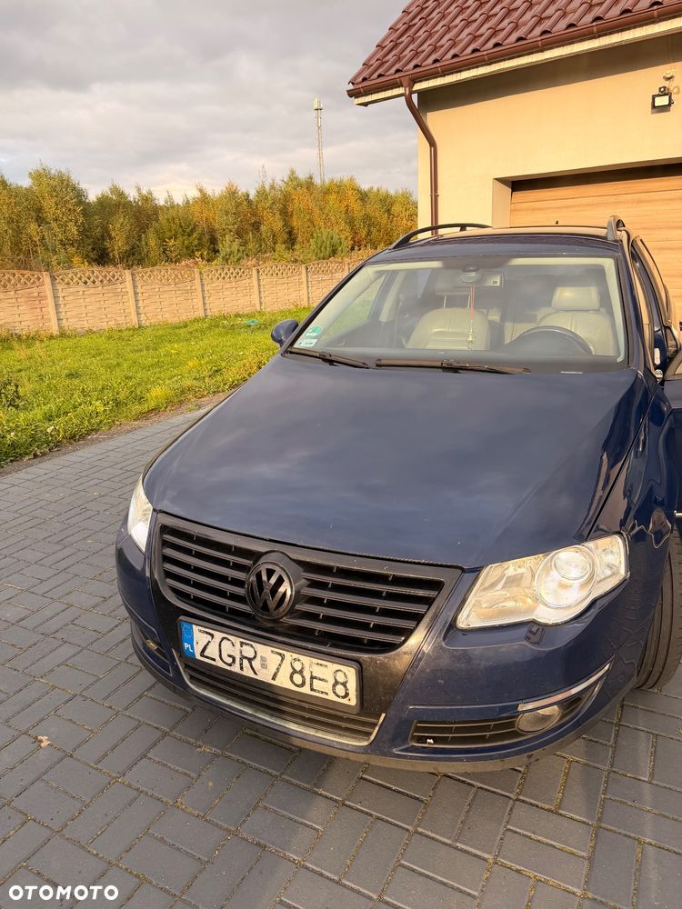 Volkswagen Passat - 1