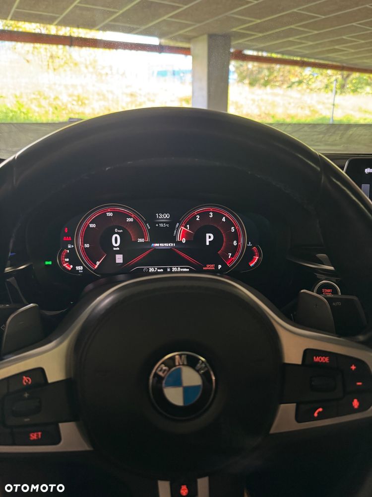 BMW Seria 5 M550i xDrive sport - 16