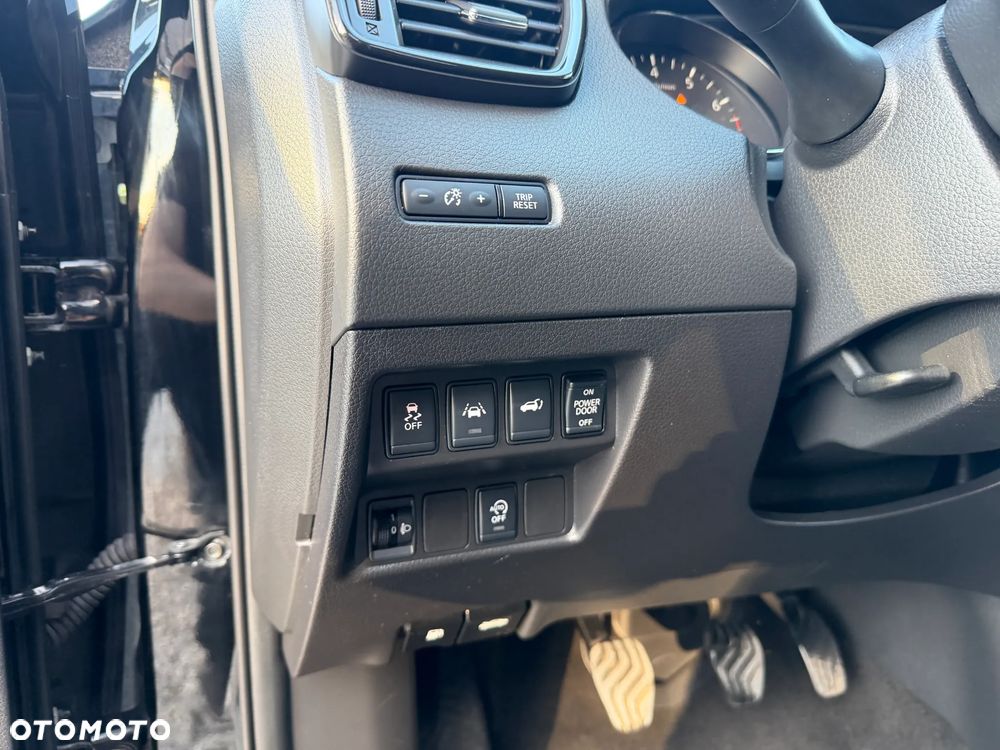 Nissan X-Trail 1.6 DIG-T N-Connecta 2WD 7os - 18
