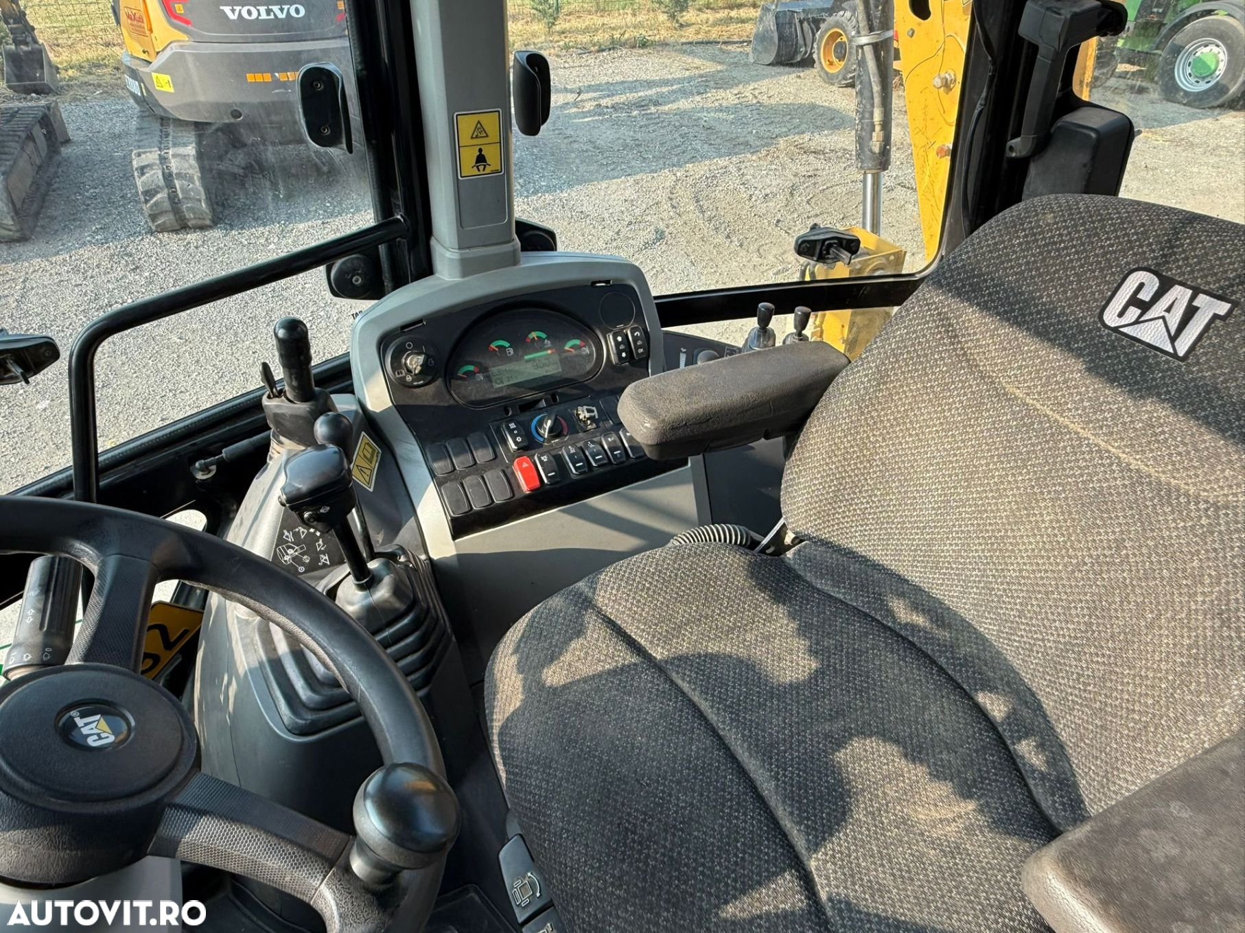 Cat 428F2 Buldoexcavator - 8