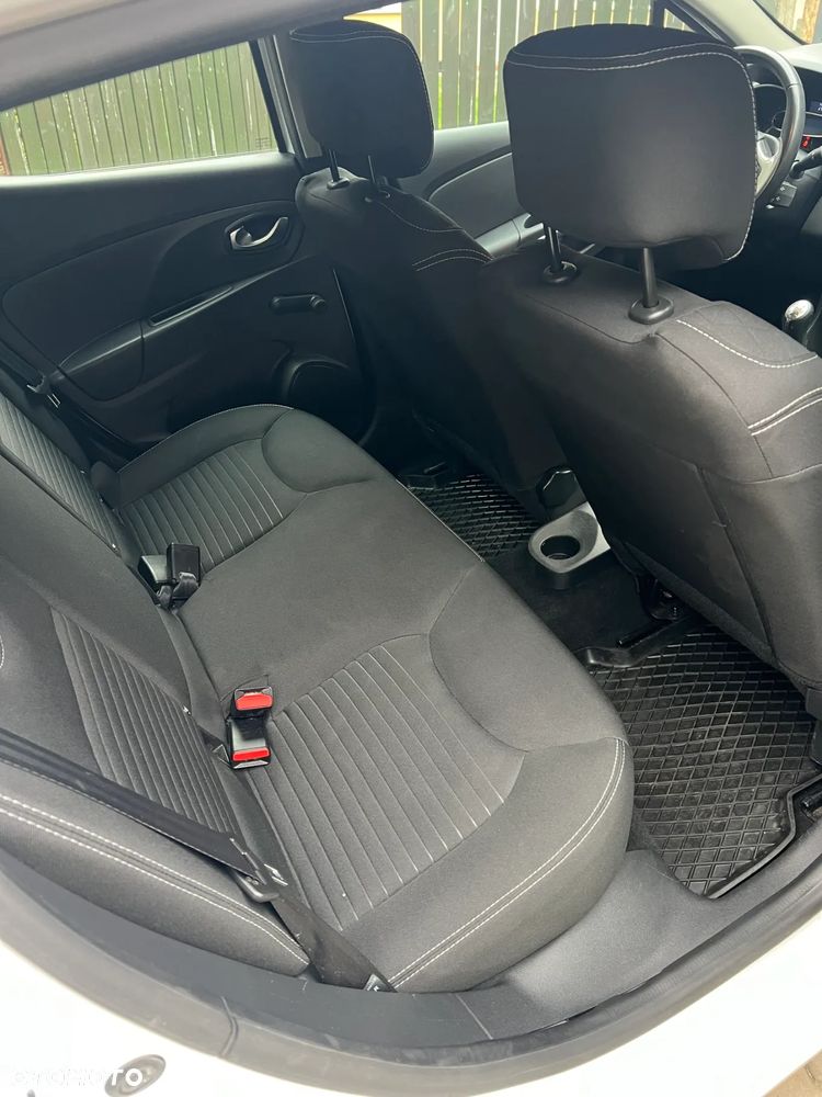 Renault Clio 1.2 16V Limited EU6 - 12