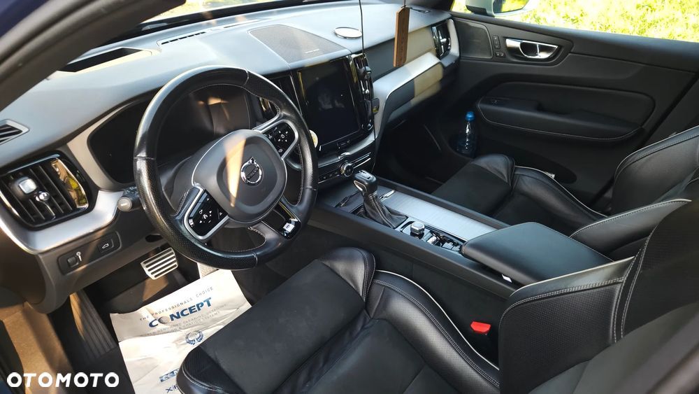 Volvo XC 60 T5 AWD R-Design - 10