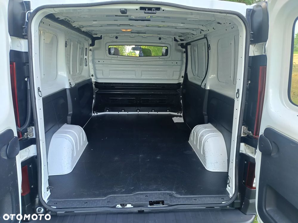 Opel Vivaro - 25