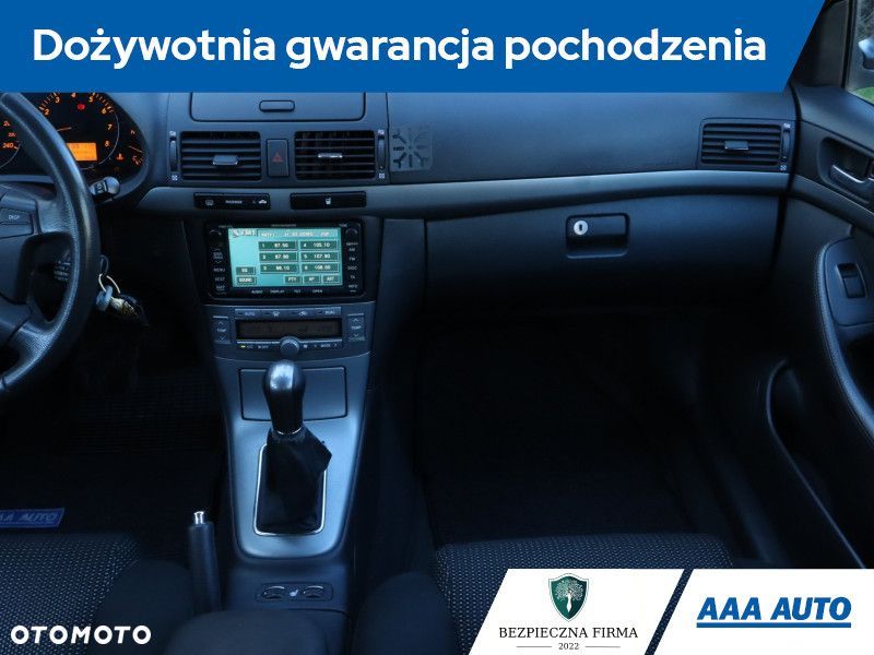 Toyota Avensis - 9