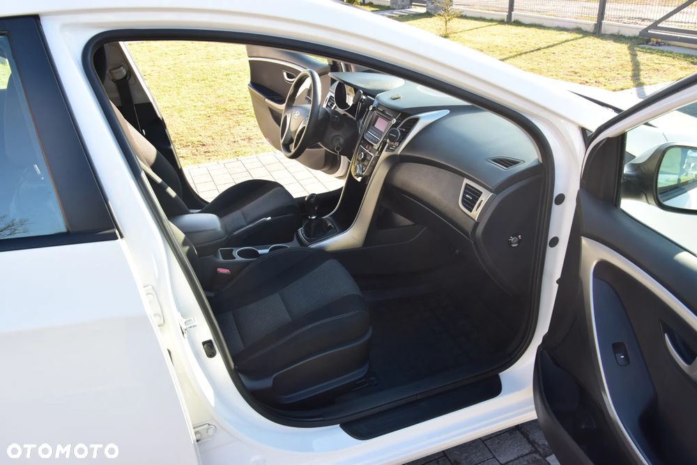 Hyundai i30 1.6 Classic + - 13