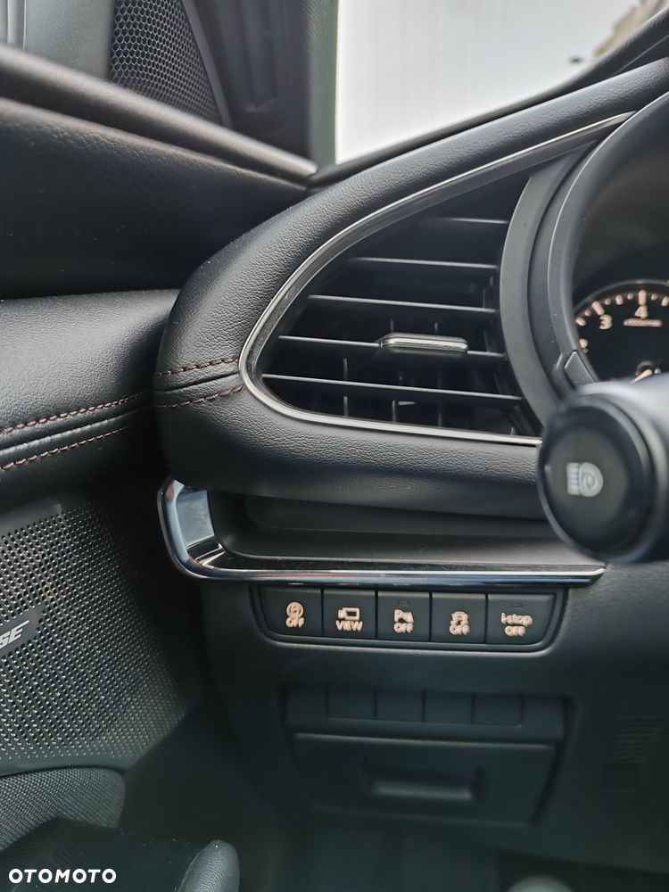 Mazda 3 2.0 mHEV Hikari - 14