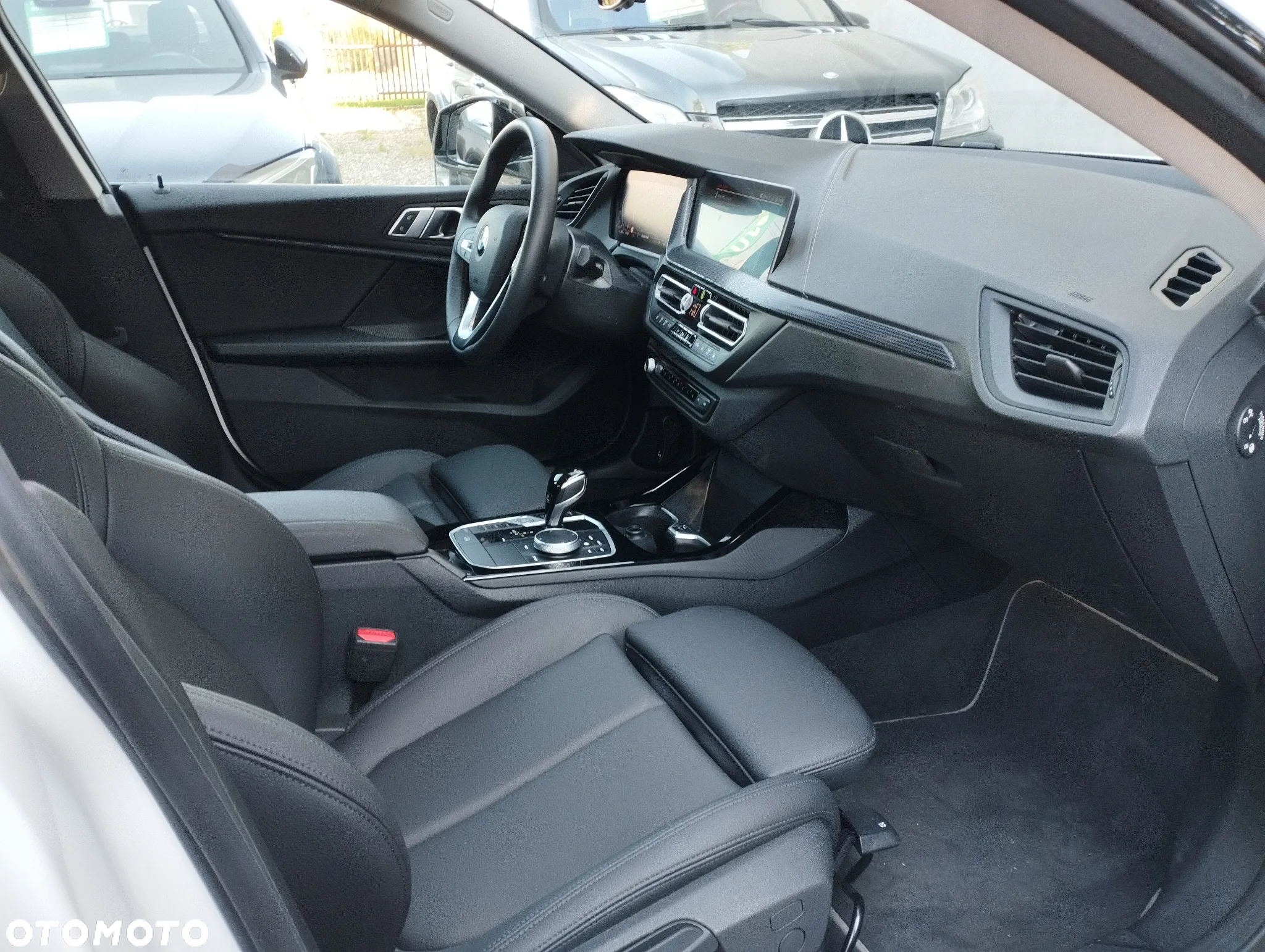 BMW Seria 2 218i Sport Line - 11