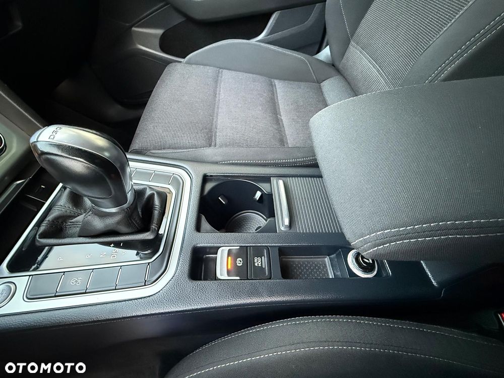 Volkswagen Passat 2.0 TDI (BlueMotion Technology) DSG Comfortline - 23