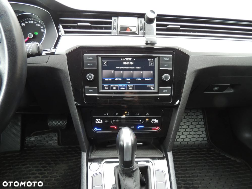 Volkswagen Passat 1.5 TSI EVO Business DSG - 24