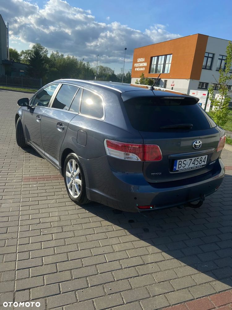 Toyota Avensis Touring Sports 1.8 Comfort - 6