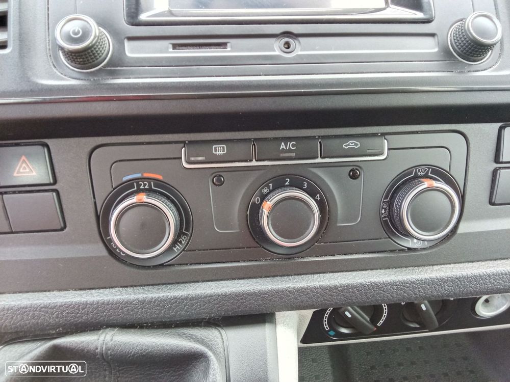 VW Transporter 2.0 TDI BM Extra AC - 23