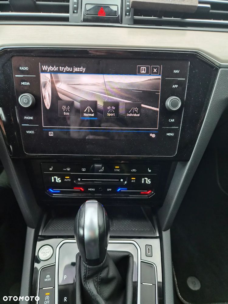 Volkswagen Passat 1.5 TSI EVO Elegance DSG - 8
