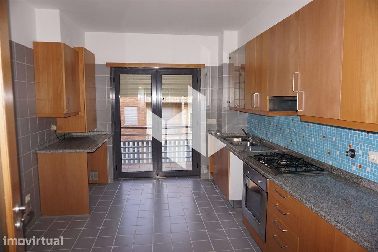 Apartamento T4 DUPLEX Arrendamento em Tondela e Nandufe,Tondela - Grande imagem: 4/30