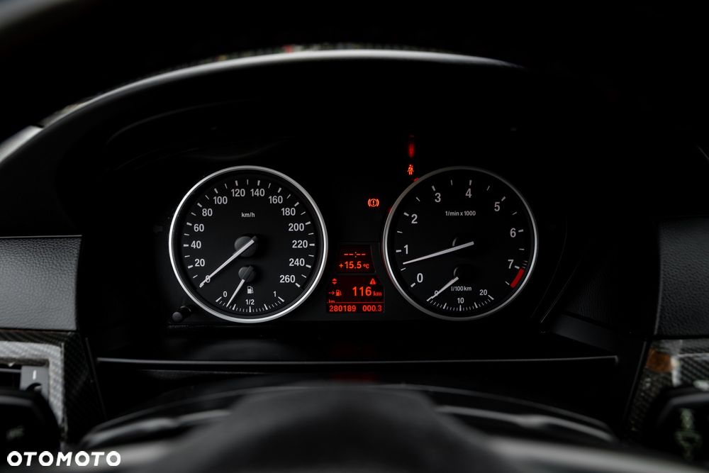 BMW Seria 5 525i xDrive - 25