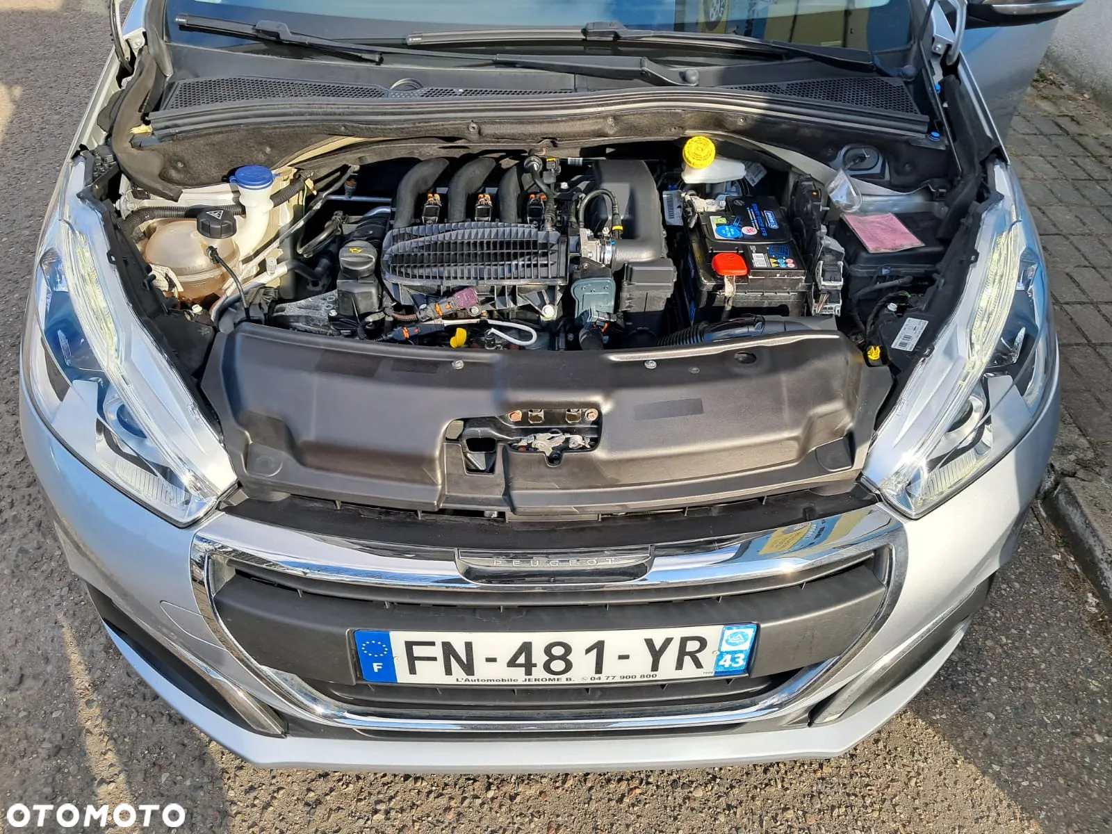 Peugeot 208 - 23