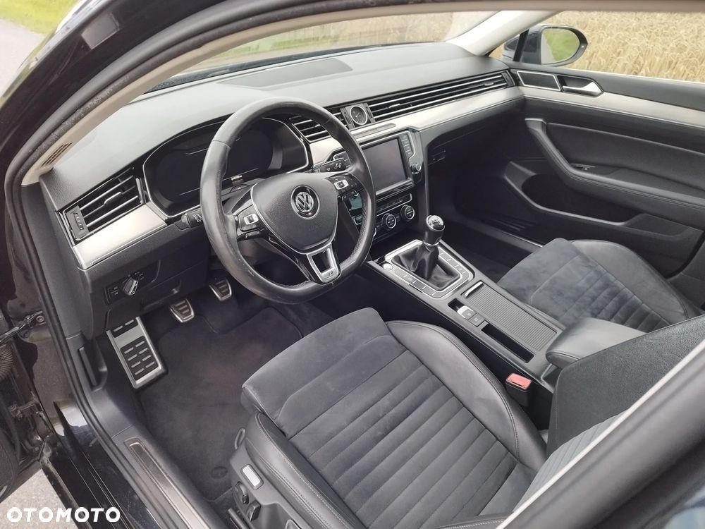 Volkswagen Passat 2.0 TDI (BlueMotion Technology) Highline - 12