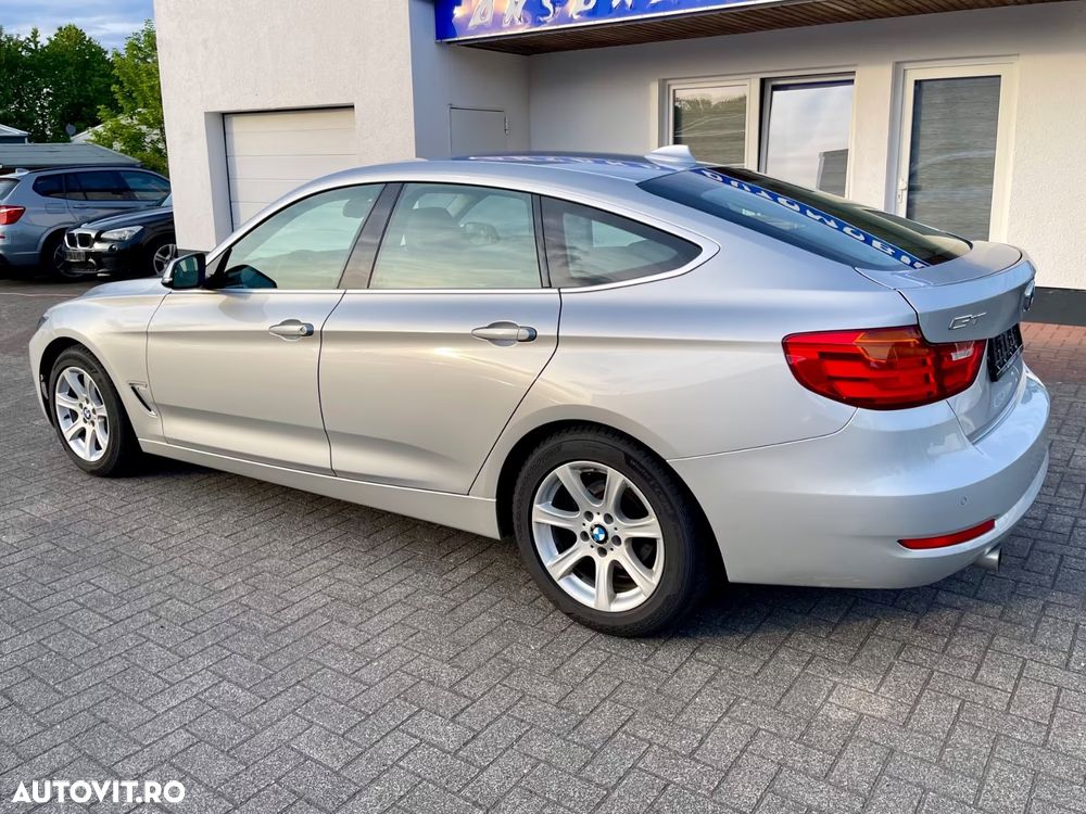 BMW Seria 3 320d Aut. Luxury Line - 11
