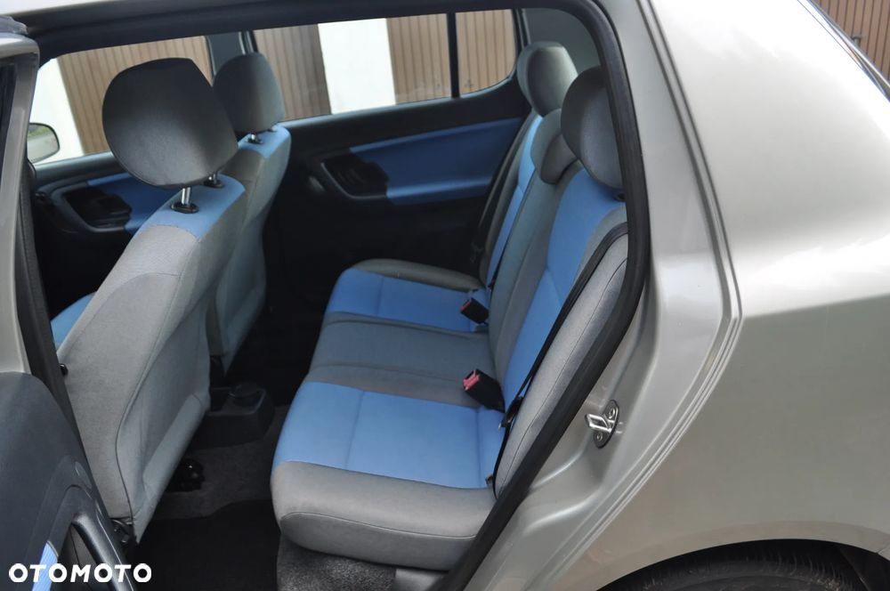 Skoda Fabia 1.2 HTP FAMILY - 24