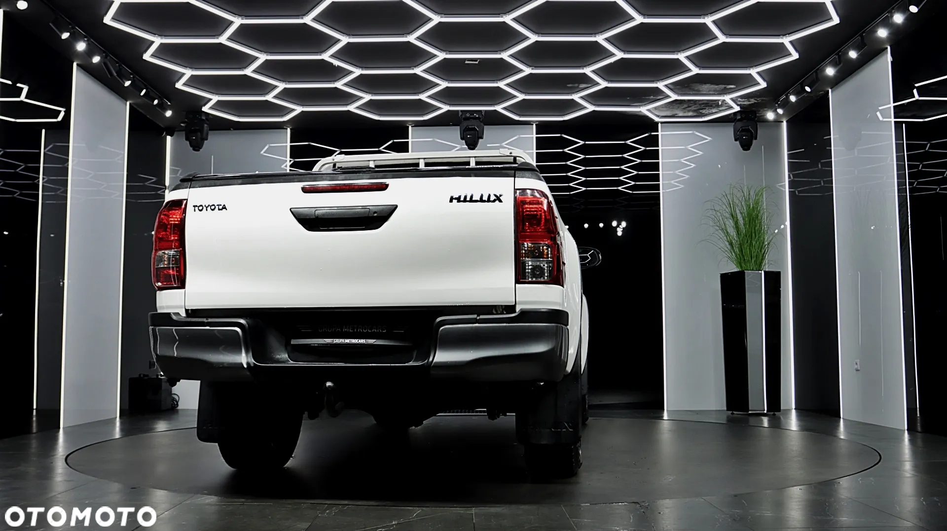 Toyota Hilux 2.4 D-4D Double Cab DLX 4x4 - 9