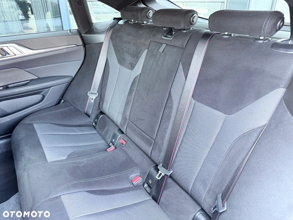 BMW Seria 4 420d xDrive M Sport - 32