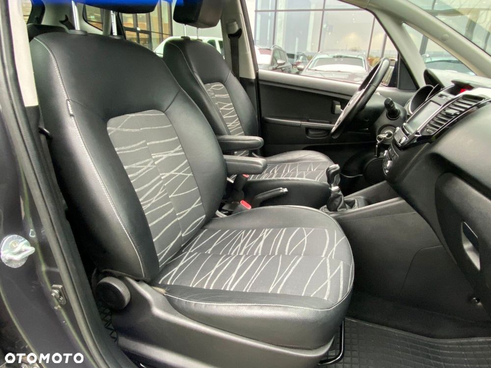 Kia Venga - 15