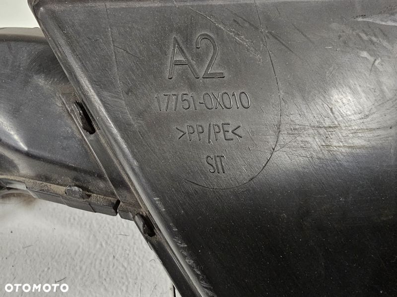 TOYOTA AVENSIS T27 LIFT T29 1.6 D RURA DOLOT PRZEWÓD WLOT POWIETRZA 17751-0X010 - 8