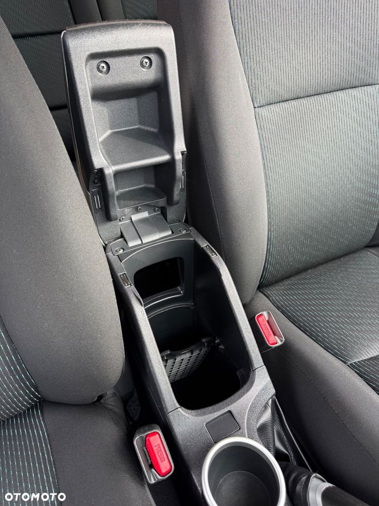 Toyota Verso 1.6 Travel - 32