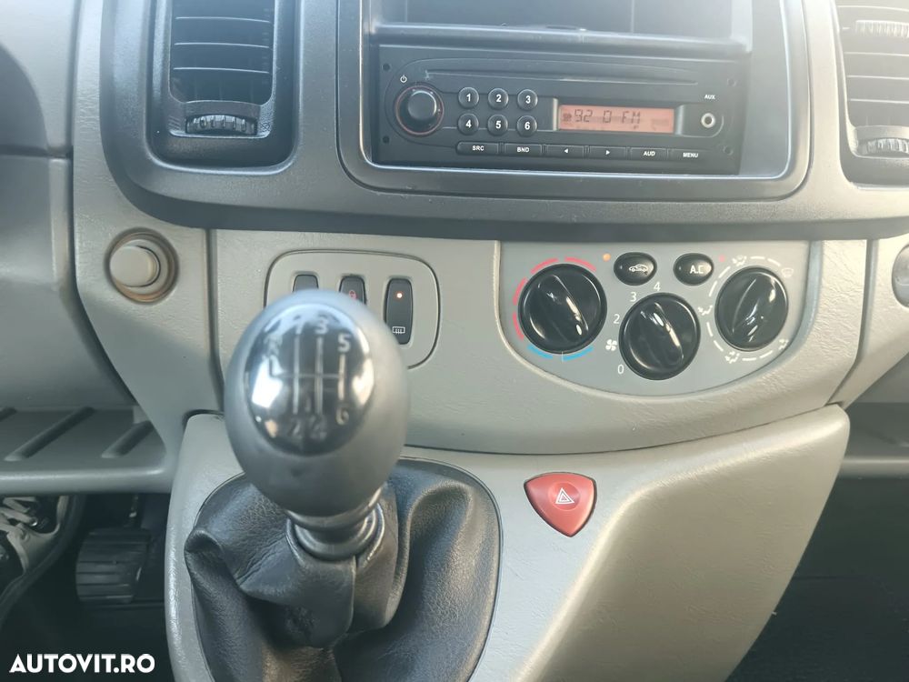 Renault Trafic - 10