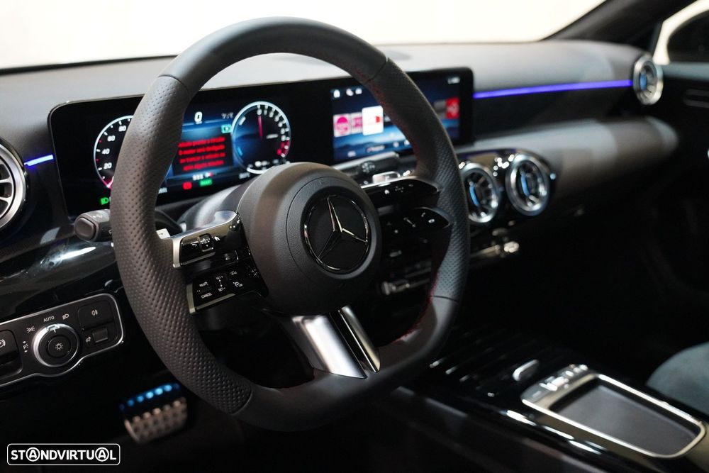 Mercedes-Benz A 250 ver-e-8g--dct-edition-amg-line - 7