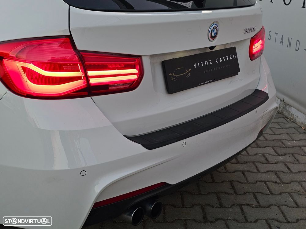 BMW 320 i Touring Pack Desportivo M - 41