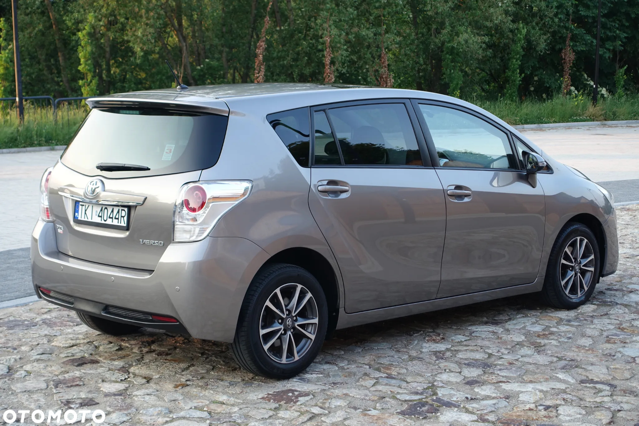 Toyota Verso 1.6 D-4D Premium - 8