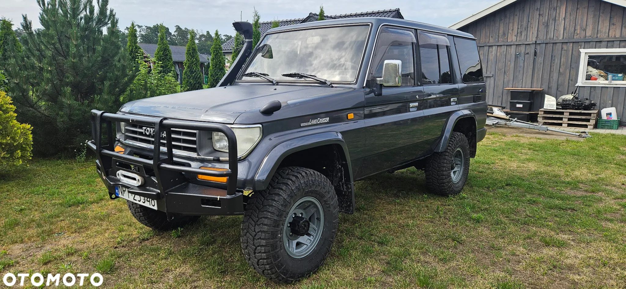 Toyota Land Cruiser - 1