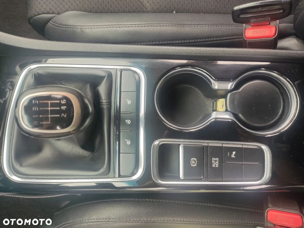 Kia Optima 2.0 M - 13