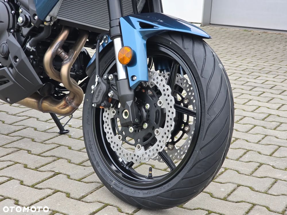 Kawasaki Versys 650 - 13