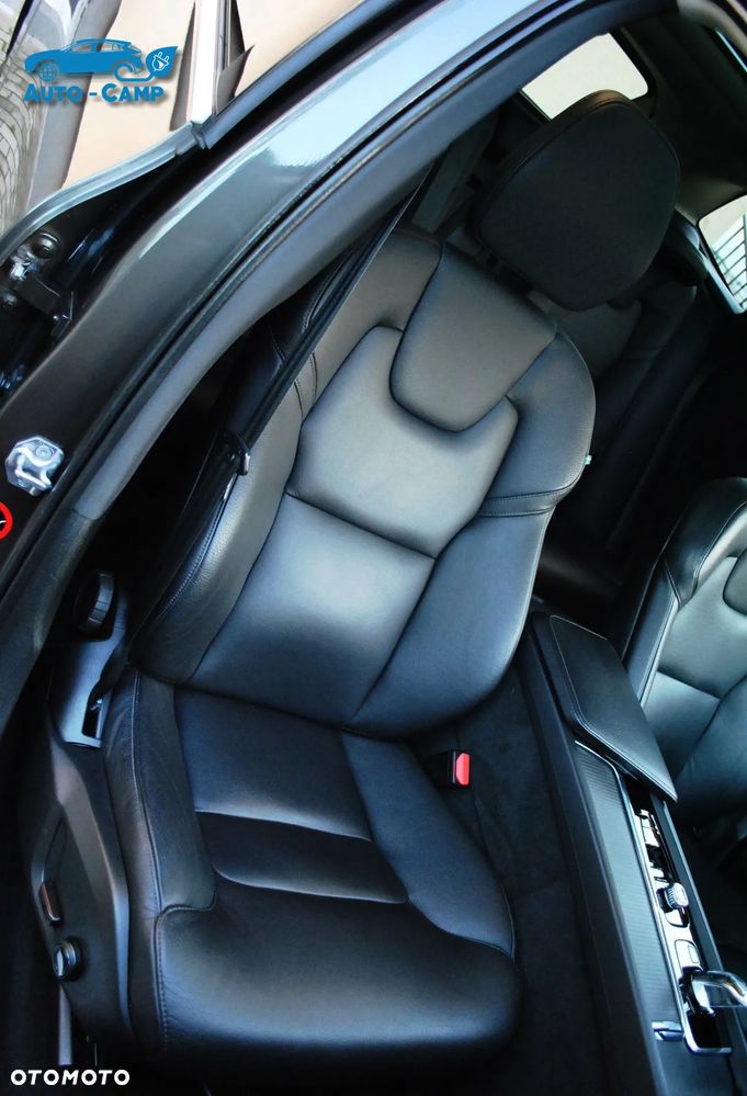 Volvo XC 60 T8 AWD Plug-In Hybrid Momentum Pro - 13