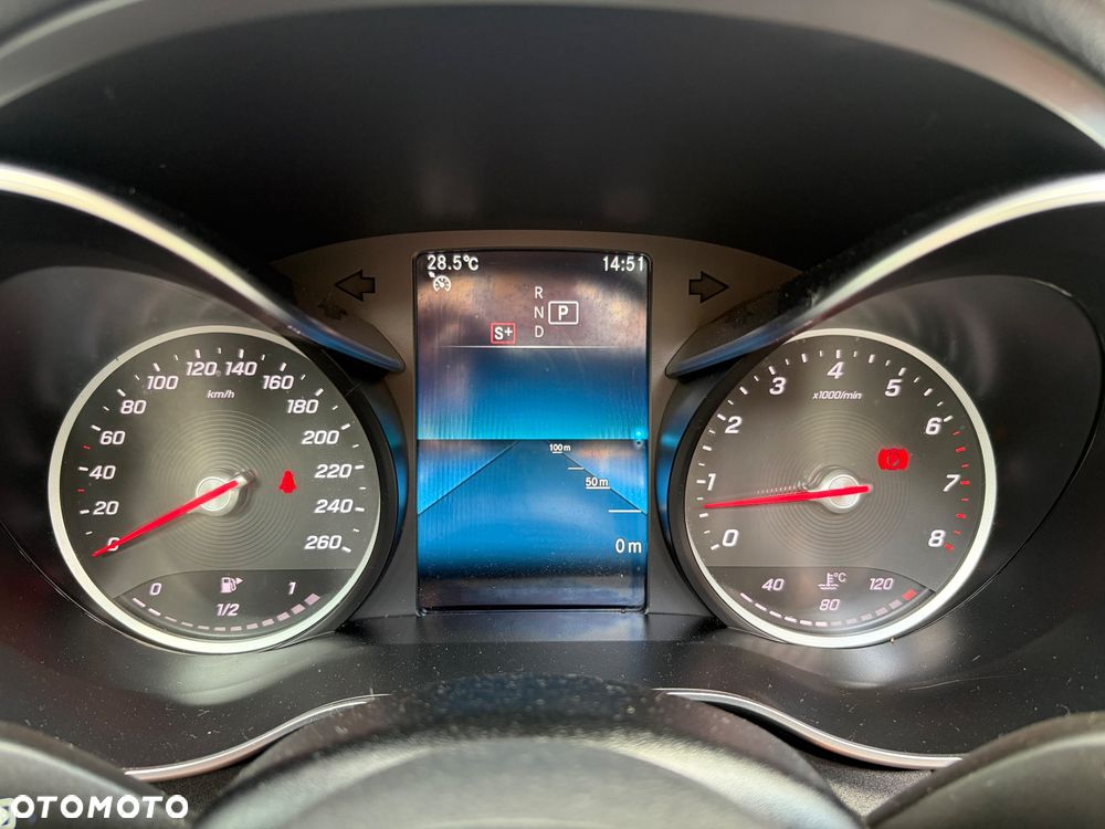 Mercedes-Benz Klasa C 180 9G-TRONIC AMG Line Plus - 32