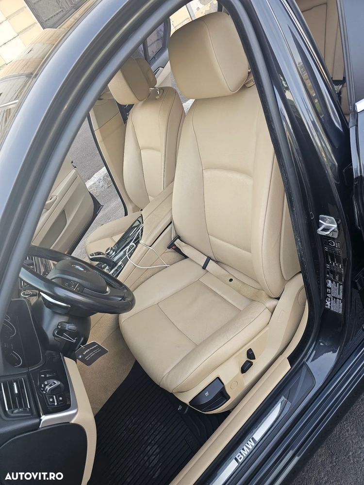 BMW Seria 5 525d xDrive - 17