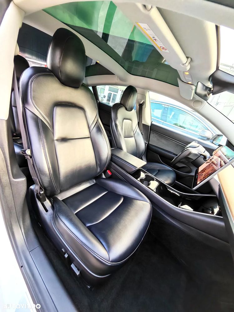 Tesla Model 3 - 25