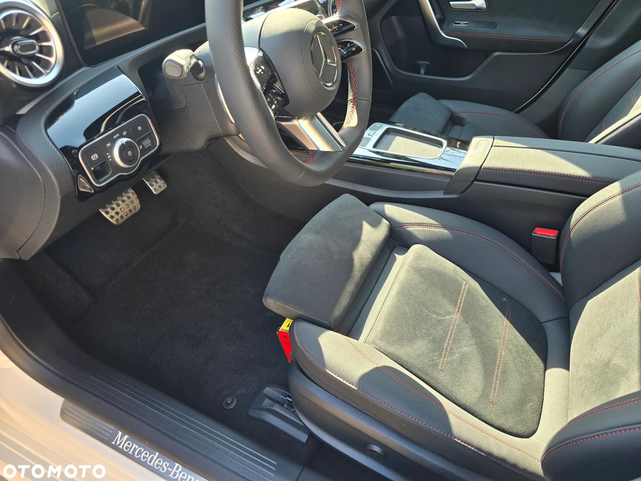 Mercedes-Benz CLA 200 AMG Line 7G-DCT - 14