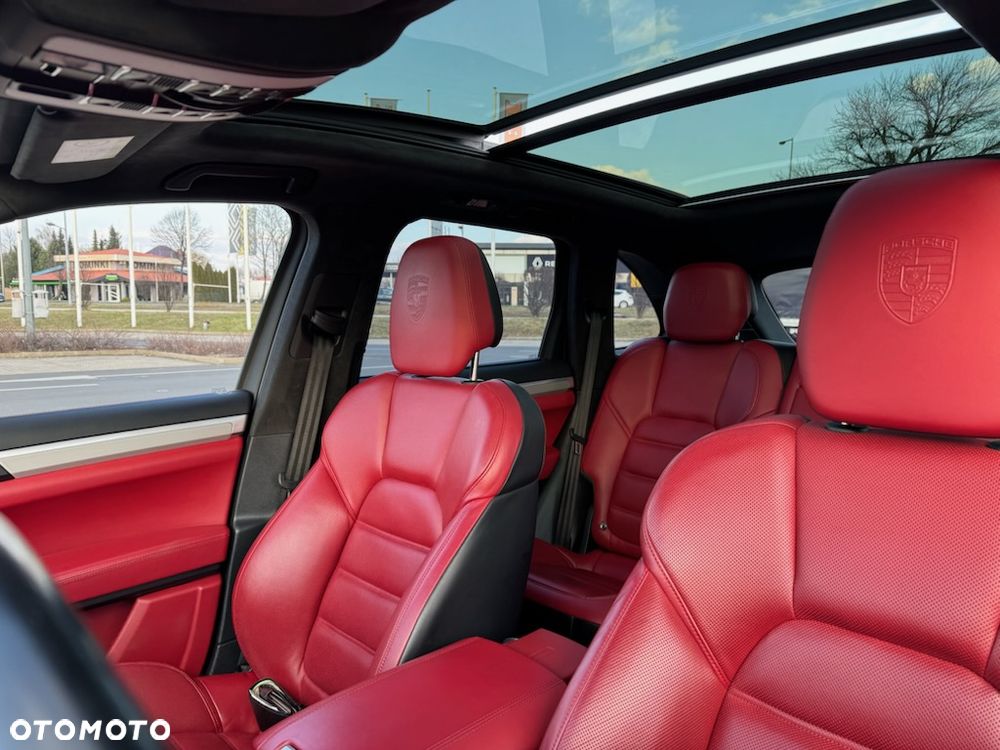Porsche Cayenne - 12