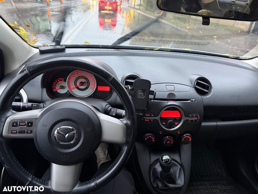 Mazda 2 - 7