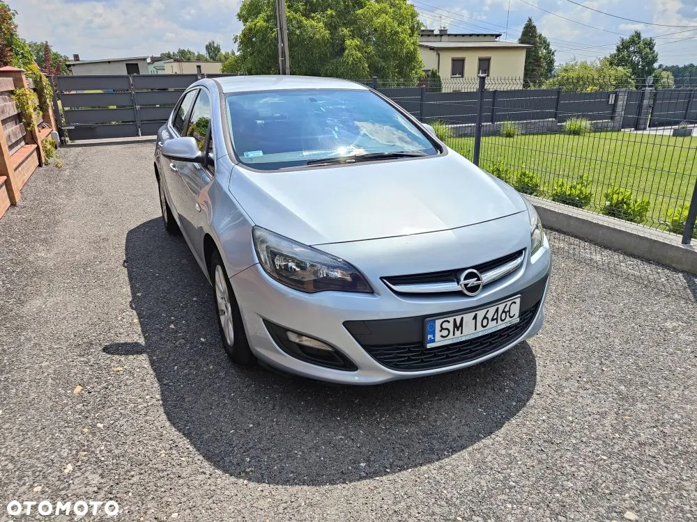 Opel Astra IV 1.4 T Business EU6 - 2