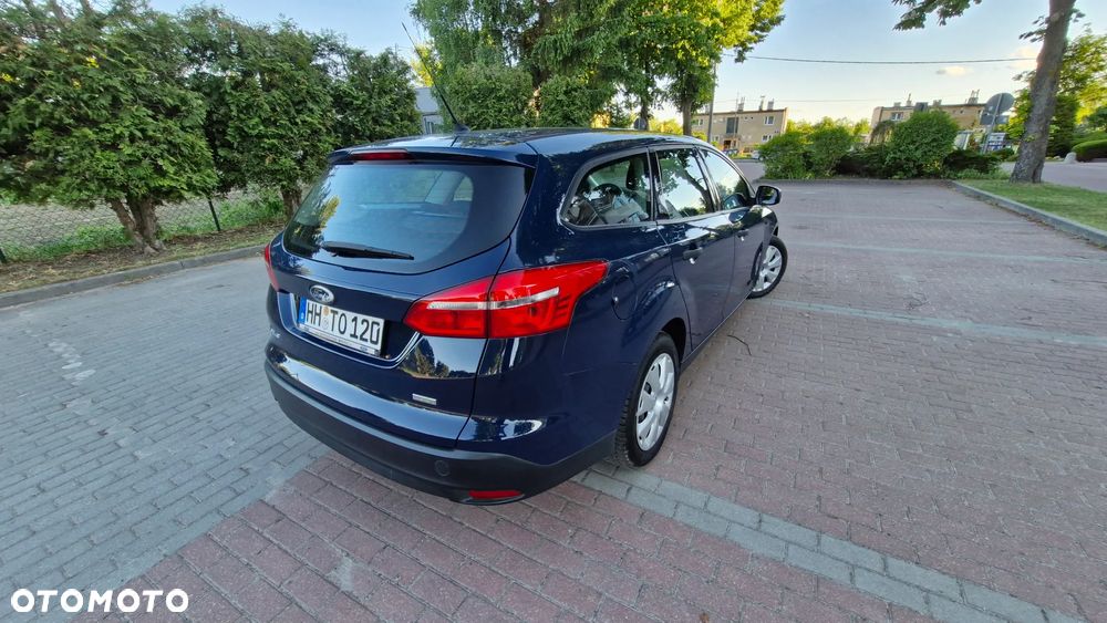 Ford Focus 1.0 EcoBoost Trend - 4