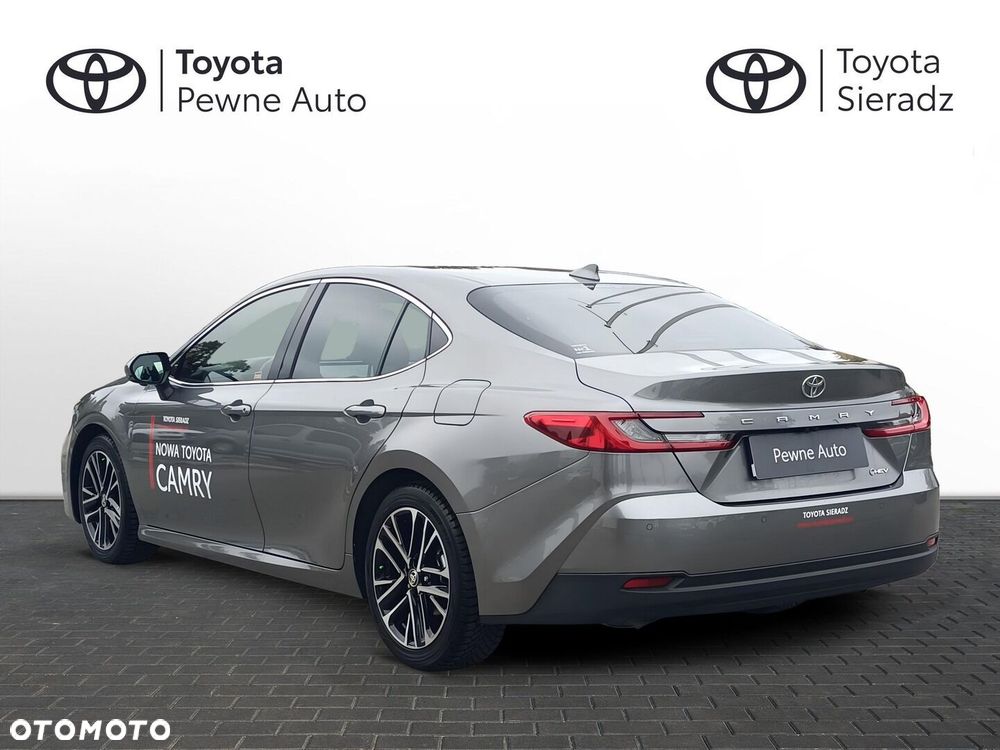 Toyota Camry - 8