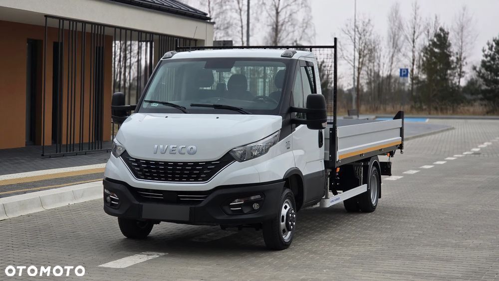 Iveco DAILY 3.0 180KM  50C18❗❗160 TYŚ PRZEBIEGU NOWY ❗️❗️MOCNY WYWROT Z PRZYSTAWKI / NOWY MODEL  / 3-STRONNA WYWROTKA KAMIL NADWOZIA / FULL OPCJA / BURTY 40CM / HAK + WYJSCIE HYDRAULICZNE DO PRZYCZEPY / SKRZYNIA MANUALNA / BLIŹNIAKI / SERWIS ASO / SALON POLSKA / 35C15 50C15 35C18❗❗ BEZ PRZEBIEGU JAK Z SALONU - NOWY -❗❗ - 3