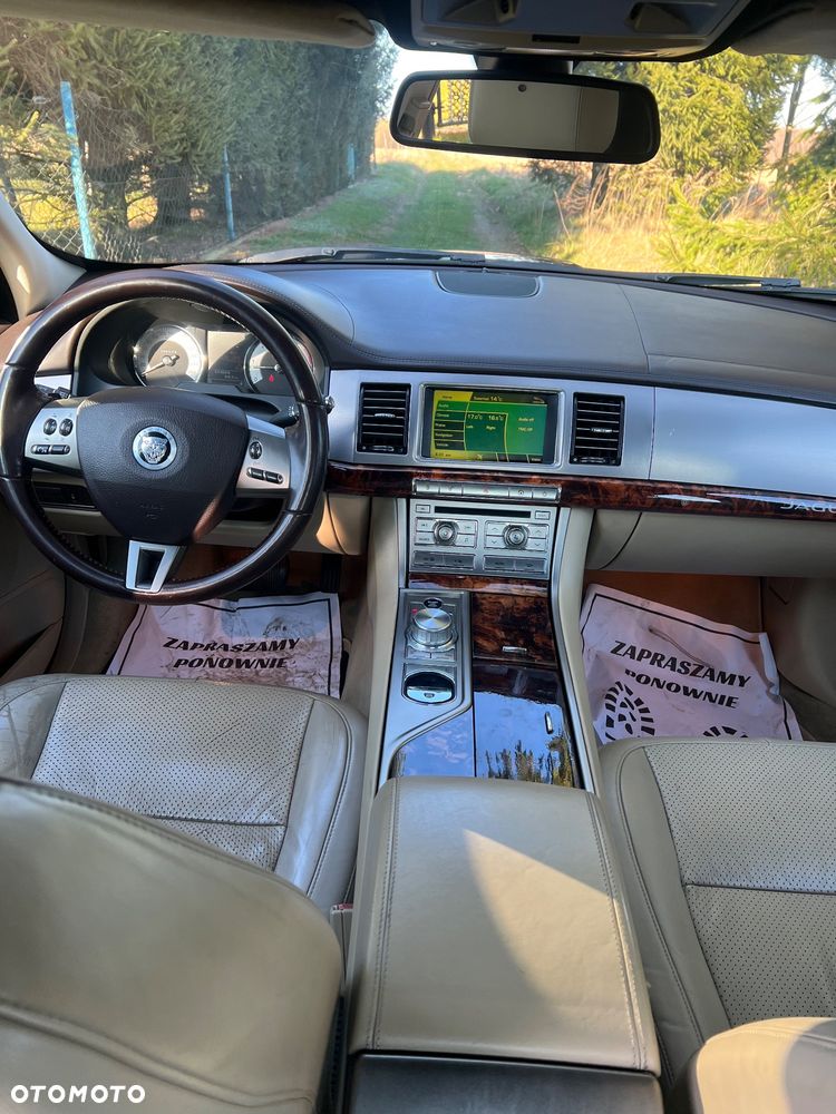 Jaguar XF 2.7 V6 D Luxury - 5