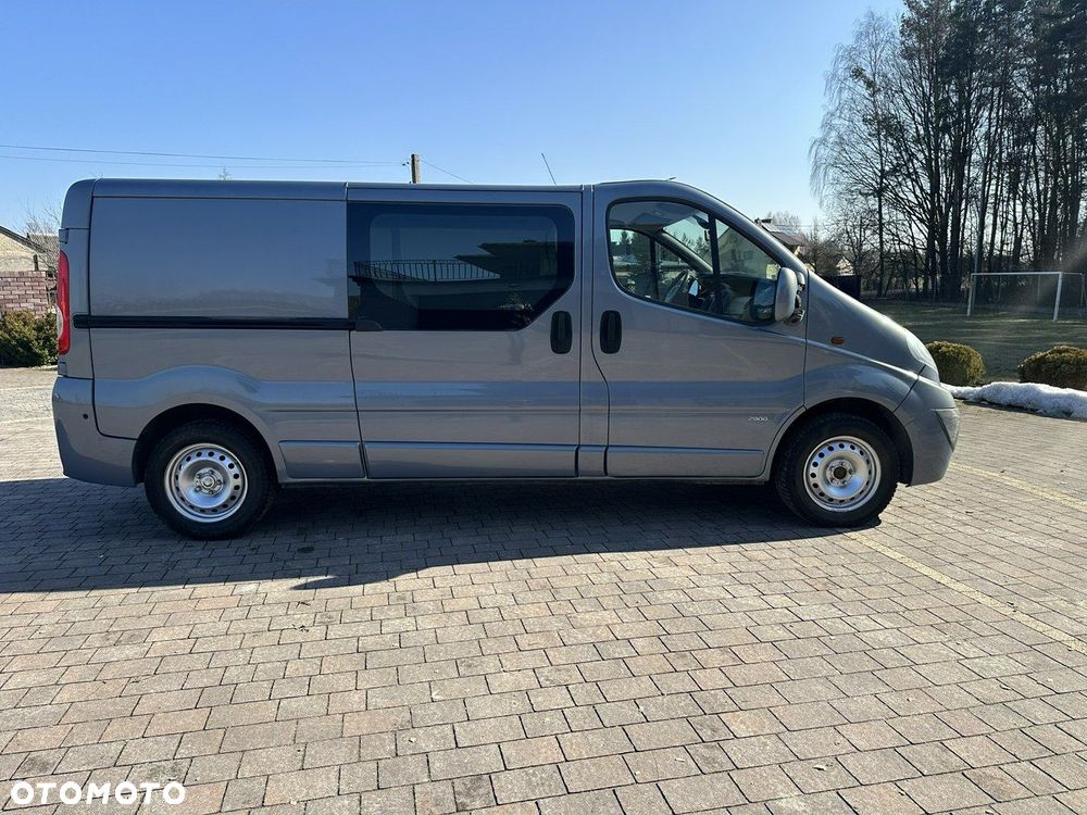 Opel Vivaro - 11