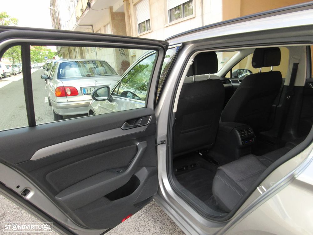 VW Passat Variant 1.6 TDI Confortline - 27